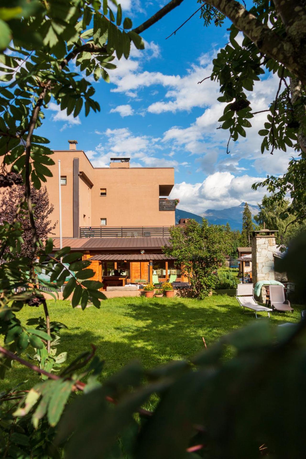 Hotel La Val Isolaccia Exterior foto