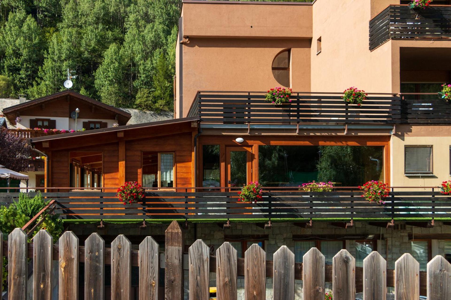 Hotel La Val Isolaccia Exterior foto