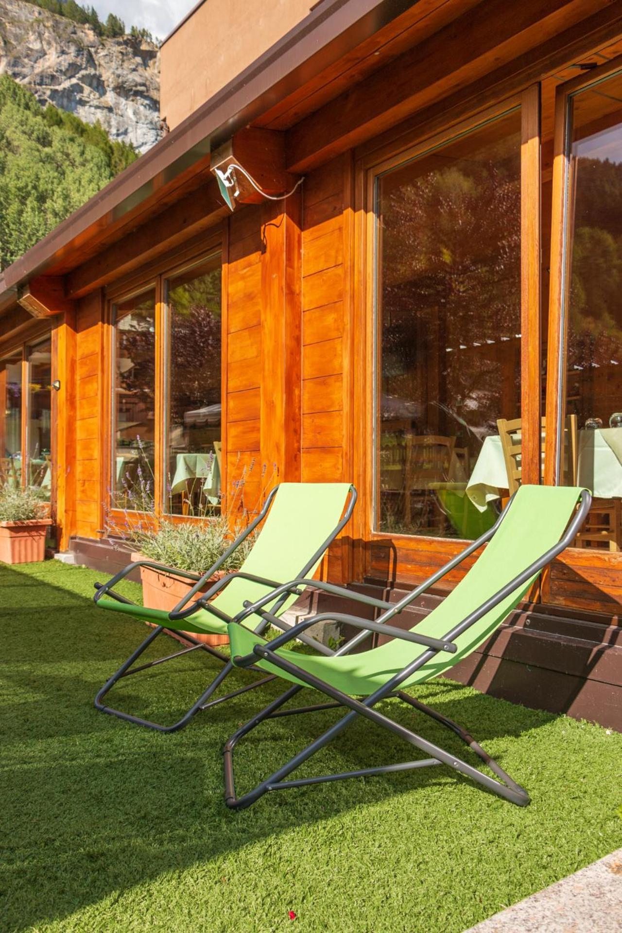 Hotel La Val Isolaccia Exterior foto
