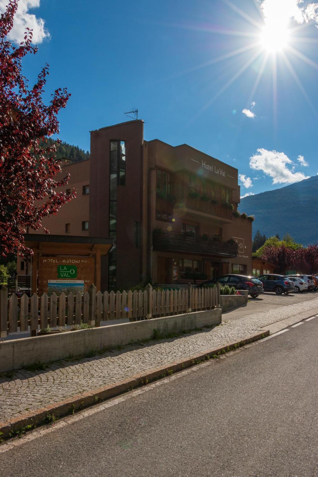 Hotel La Val Isolaccia Exterior foto